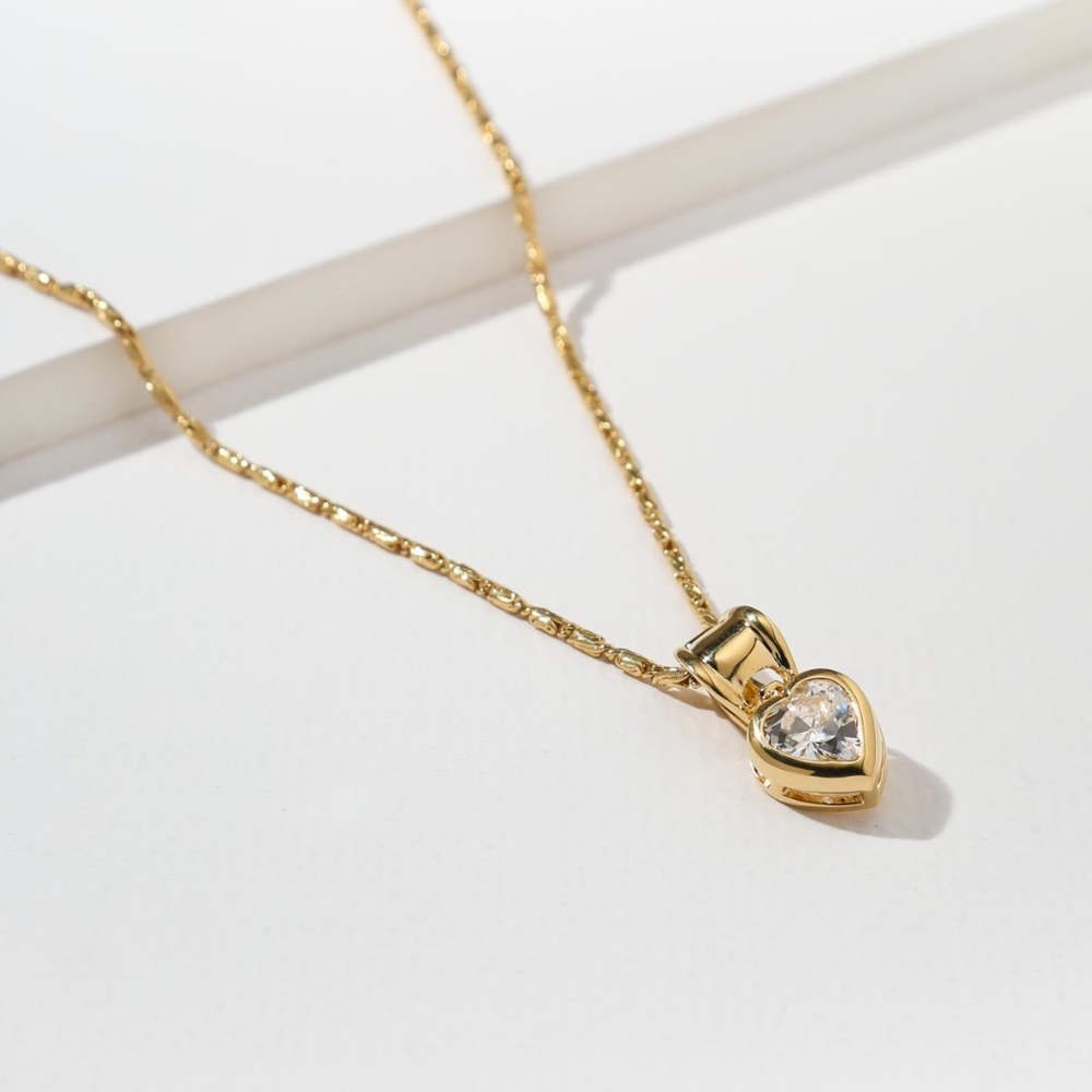 New Vanessa Mooney THE LANA NECKLACE gold heart
